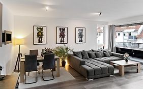 Modern Style Business Suite - Office - Kitchen - Balcony